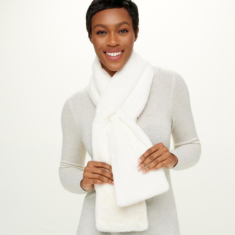 ❄️ Faux-Fur Pull-Through Scarf with Hidden Pocket