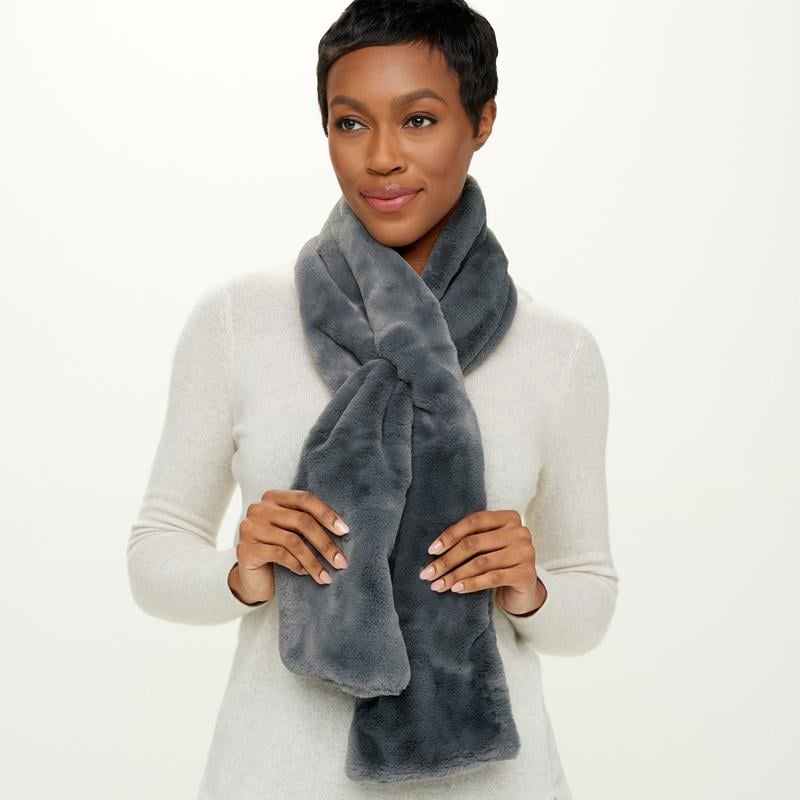 ❄️ Faux-Fur Pull-Through Scarf with Hidden Pocket